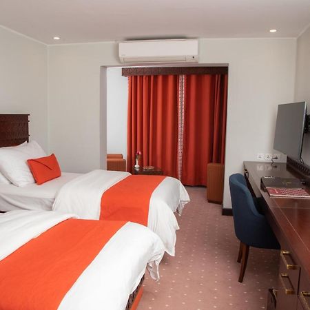 Gilgit Serena Hotel מראה חיצוני תמונה